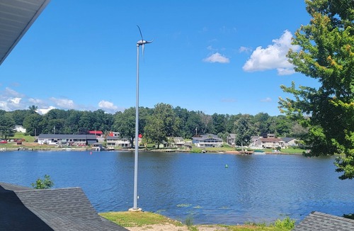 Baldwinsville House | Seneca Riverfront Spa! Hot tub, Pool + Sauna! Pontoon Boat and Canoe Available!