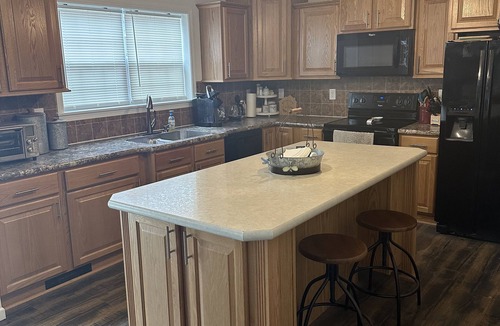 Town of Reading House | Seneca Summit: Lake view, private road