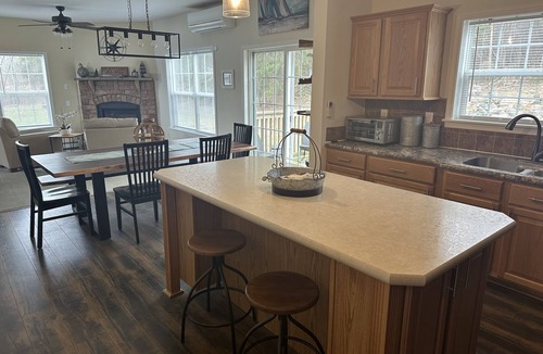 Town of Reading House | Seneca Summit: Lake view, private road