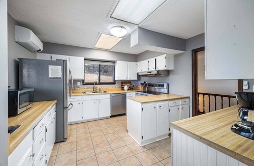 Valois House | Seneca Vista: 3 bedroom Seneca Lake home