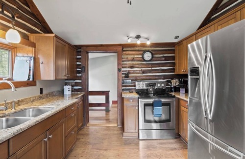 Geneva House | Seneca Wine Trail | Lakefront | Hot Tub | Dock
