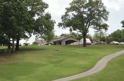 Table Rock Condo | SENIORS LOVE THIS WALK-IN! WALK IN SHOWER KING BEDS RECLINERS TALL TOILETS