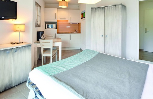 Casteljau Apartment | Sensational Residence Lou Castel sleeps 2 Pmr