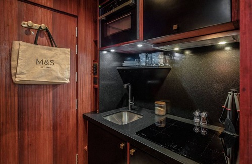 Warwick Apartment | Sensational Studio Apartment in Pimlico