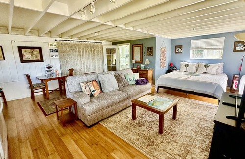 Haliimaile Apartment | Sensational View - Central Location - Clean and Cozy