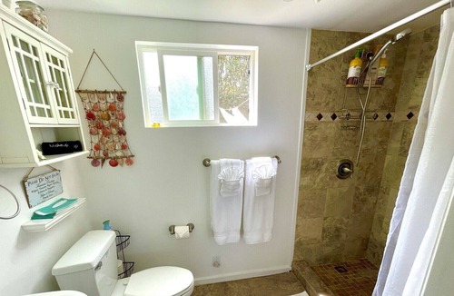 Haliimaile Apartment | Sensational View - Central Location - Clean and Cozy