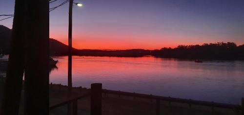 Dunbogan Apartment | Sensational Waterfront Apartment