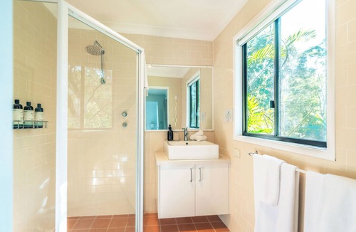 Sapphire Beach Bed & Breakfast | Sensom Boutique Bed and Breakfast