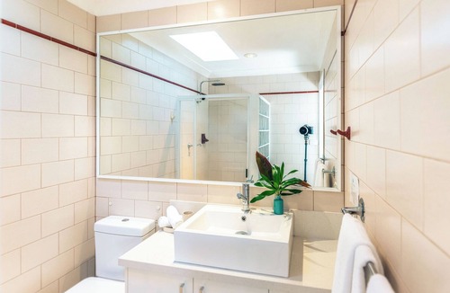 Sapphire Beach Bed & Breakfast | Sensom Boutique Bed and Breakfast