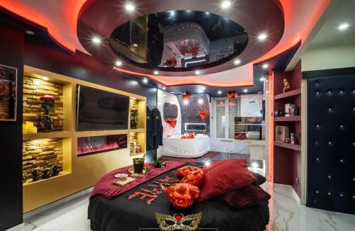 Poincare - Foch - Anatole France - Croix de Bourgogne Apartment | Sensual SPA- Love ROOM Jacuzzi Hammam Terrasse