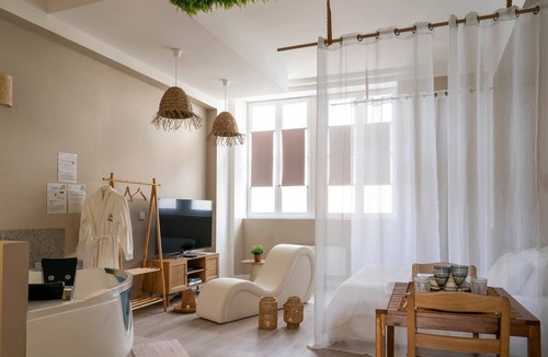 Nemours Apartment | Sensual suite and balneotherapy