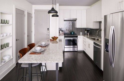 East Cesar Chavez Apartment | Sentral East Austin at 1614 E. Sixth