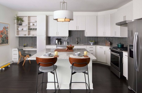 East Cesar Chavez Apartment | Sentral East Austin at 1614 E. Sixth
