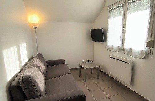 Saulnes Apartment | Separate apartment + parking