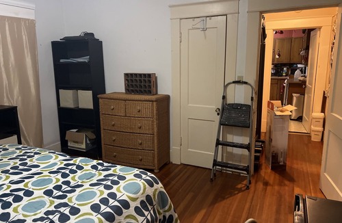 Woodland Heights House | Separate entrance -large porch-private room