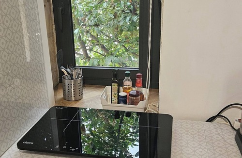 Haie Vigne Apartment | Separate master suite, 18th century residence