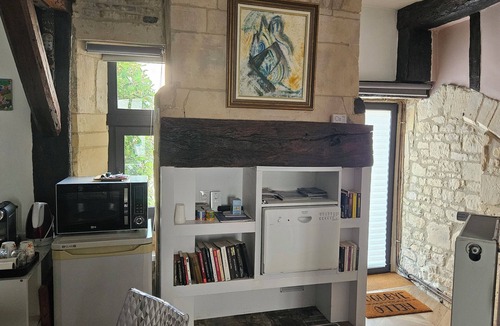 Haie Vigne Apartment | Separate master suite, 18th century residence