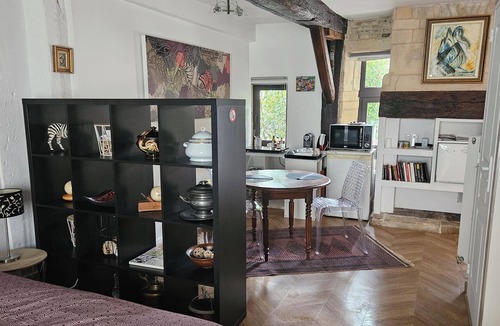 Haie Vigne Apartment | Separate master suite, 18th century residence