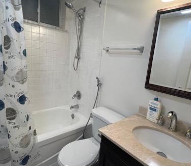 The Peanut House | separate Suite Near Transit - Private Stay in Toronto Registration number STR-2503-FSHPPQ