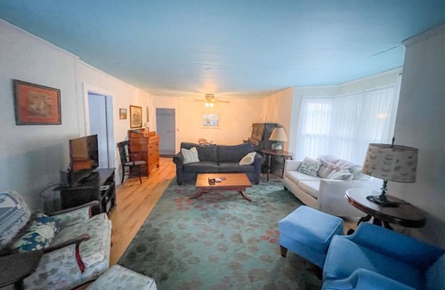 Oak Bluffs Cottage | September 2026 Available! 6 Beds! Walk to Beach, Ferry, Ocean Park and OB!