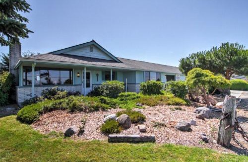 Sequim Apartment | Sequim Condo with View, Easy Access to Private Beach