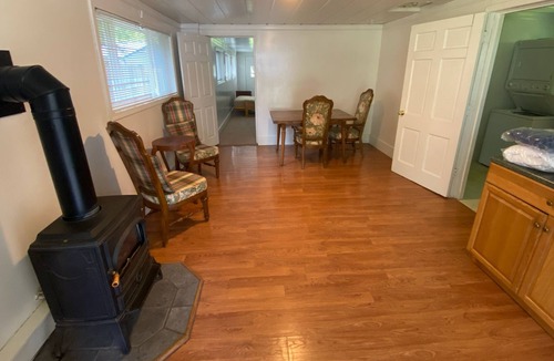 Sequim Cottage | Sequim Dungeness River/Game Farm. Yellow Cottage