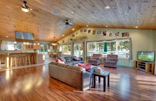 Lower Kingsbury House | Sequoia Chalet