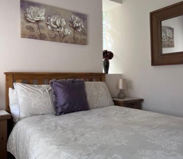 Bersac-sur-Rivalier House | Sequoia cottage