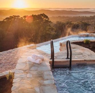 Crafers Hotel | Sequoia Lodge