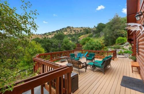Three Rivers House | SEQUOIA LOOKOUT LODGE