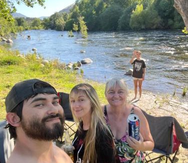 Three Rivers Hotel | Sequoia River Front Cabins