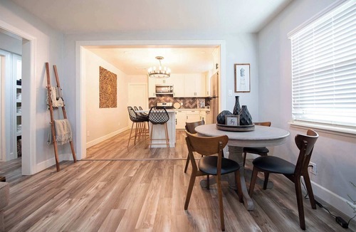 Exeter House | Sequoia Sunrise: DT duplex w/firepit&patio
