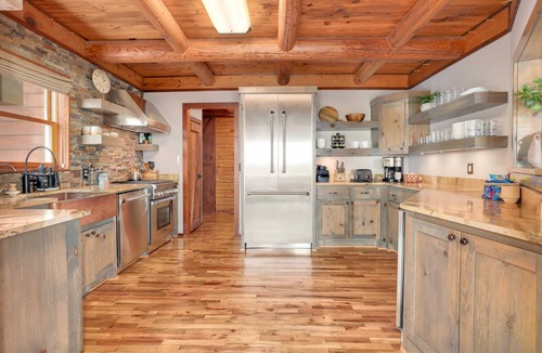 Fayetteville House | Sequoyah Lodge - 1.5 mi to DT