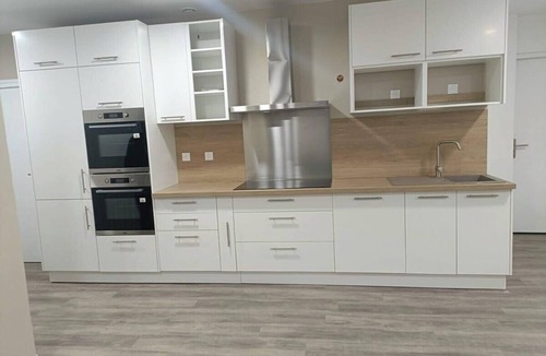 Saint-Etienne-du-Rouvray Apartment | SER LOFT 8 : Grand appartement 12 chambres idéal groupes, pros et familles