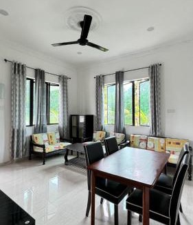 Kampung Pengkalan Baharu House | SERAI Homestay