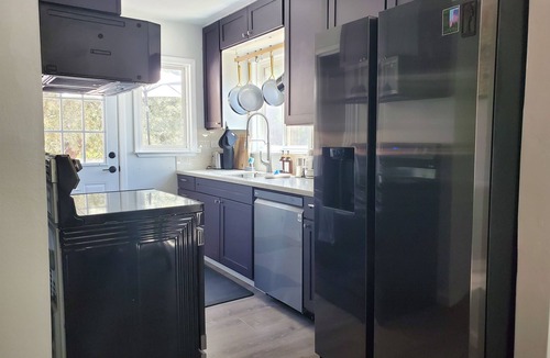 Oakhurst House | Serendipity Lodge @ Yosemite - BBQ/Kitchen/Wi-Fi/King Bed/Sleeps 8