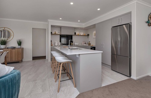 One Tree Point House | Serendipity - One Tree Point Holiday Home