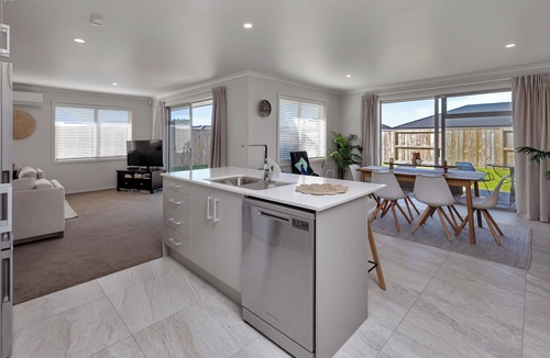 One Tree Point House | Serendipity - One Tree Point Holiday Home