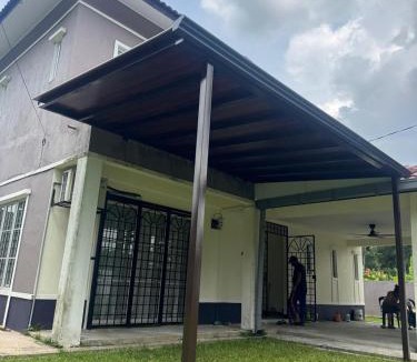 Bukit Beruntung House | Serendipity Resthouse
