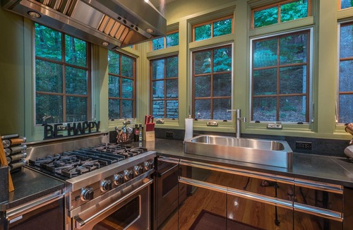 Cheshire House | Serendipity Treehaus | Chic Cheshire Village Home 1 Mile from Black Mtn