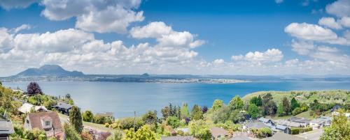 Acacia Bay House | Serendipity with a view