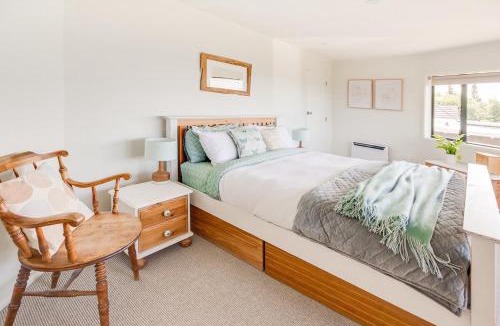 Acacia Bay House | Serendipity with a view