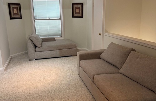 Grogan's Mill House | Serene 1-bedroom Loft-Style with Pool in the Heart of The Woodlands