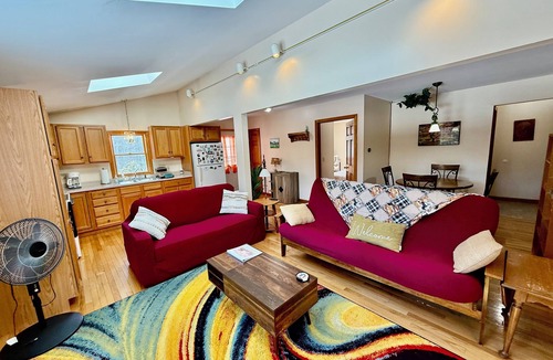 Belchertown Apartment | Serene 1-bedroom suite on 75 acre horse property