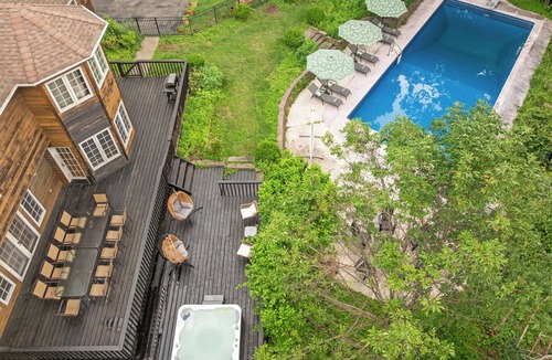 Chester Villa | Serene 10BR Retreat w/Pool, Gym & Hot Tub