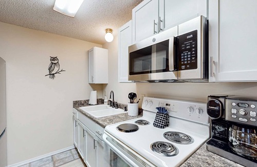 Notch Estates Condo | Serene 1BR Condo - Valley Views - Community POOL