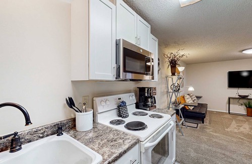 Notch Estates Condo | Serene 1BR Condo - Valley Views - Community POOL