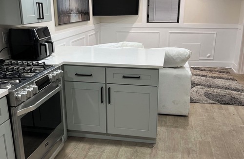 North Austin Apartment | Serene 2-bedroom apartment with AC in vibrant Chicago