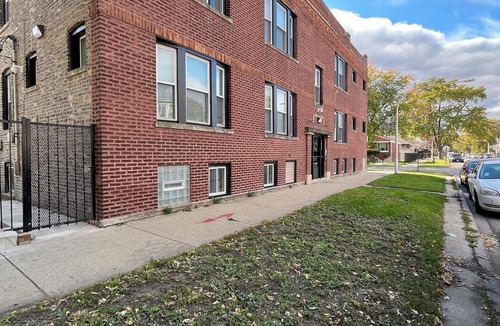 North Austin Apartment | Serene 2-bedroom apartment with AC in vibrant Chicago