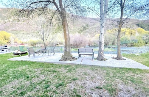 Sundance Cabin | Serene 2-bedroom cabin on The Provo River